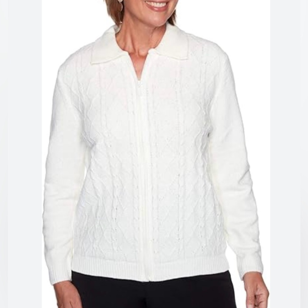 Alfred Dunner off white jacket. Petite Medium